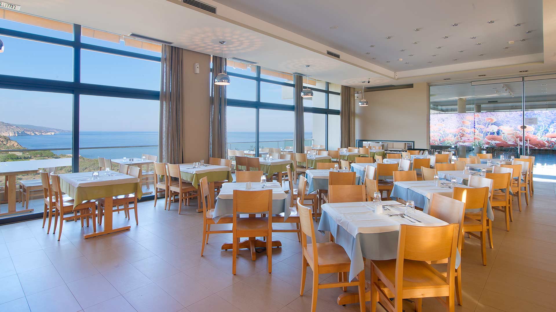 Restaurant with traditional Greek cuisine 4