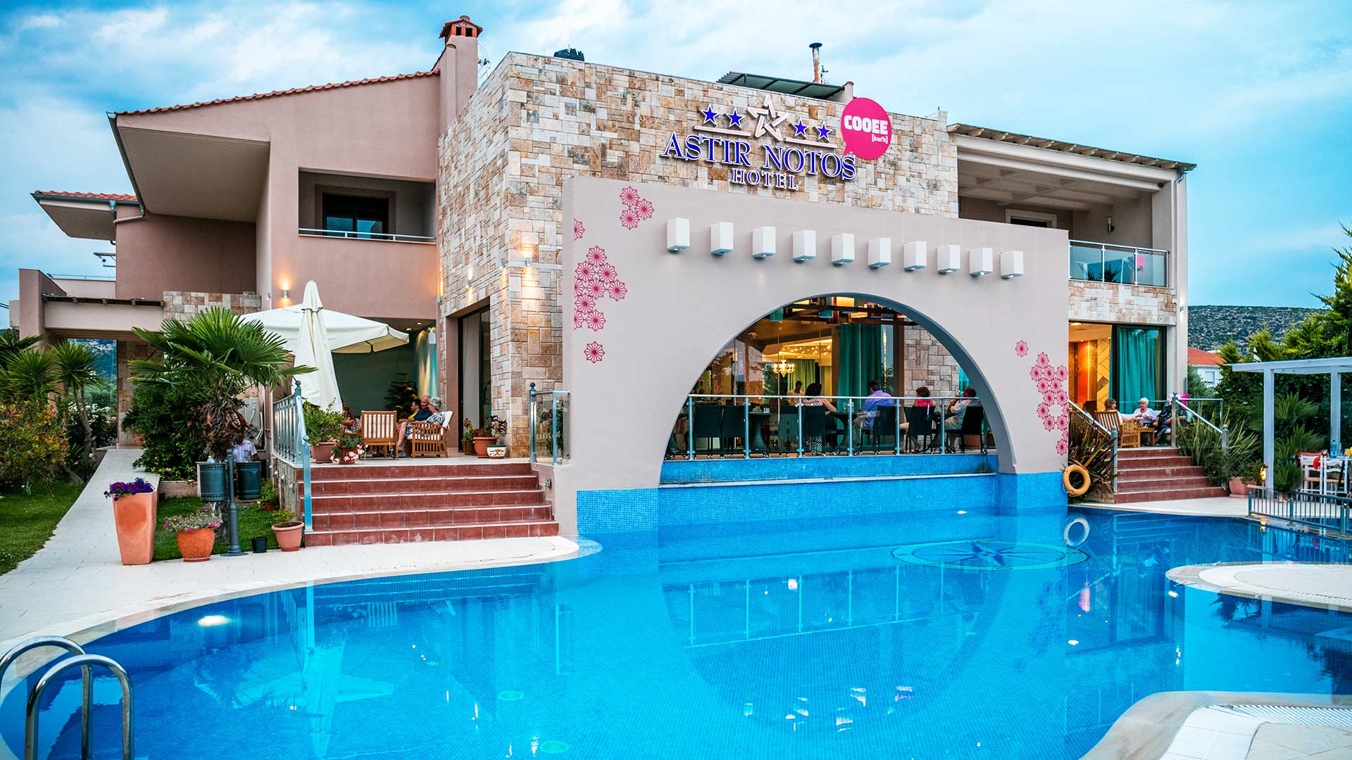 Discover the ultimate relaxation at the Pool Bar of Astir Notos. 6