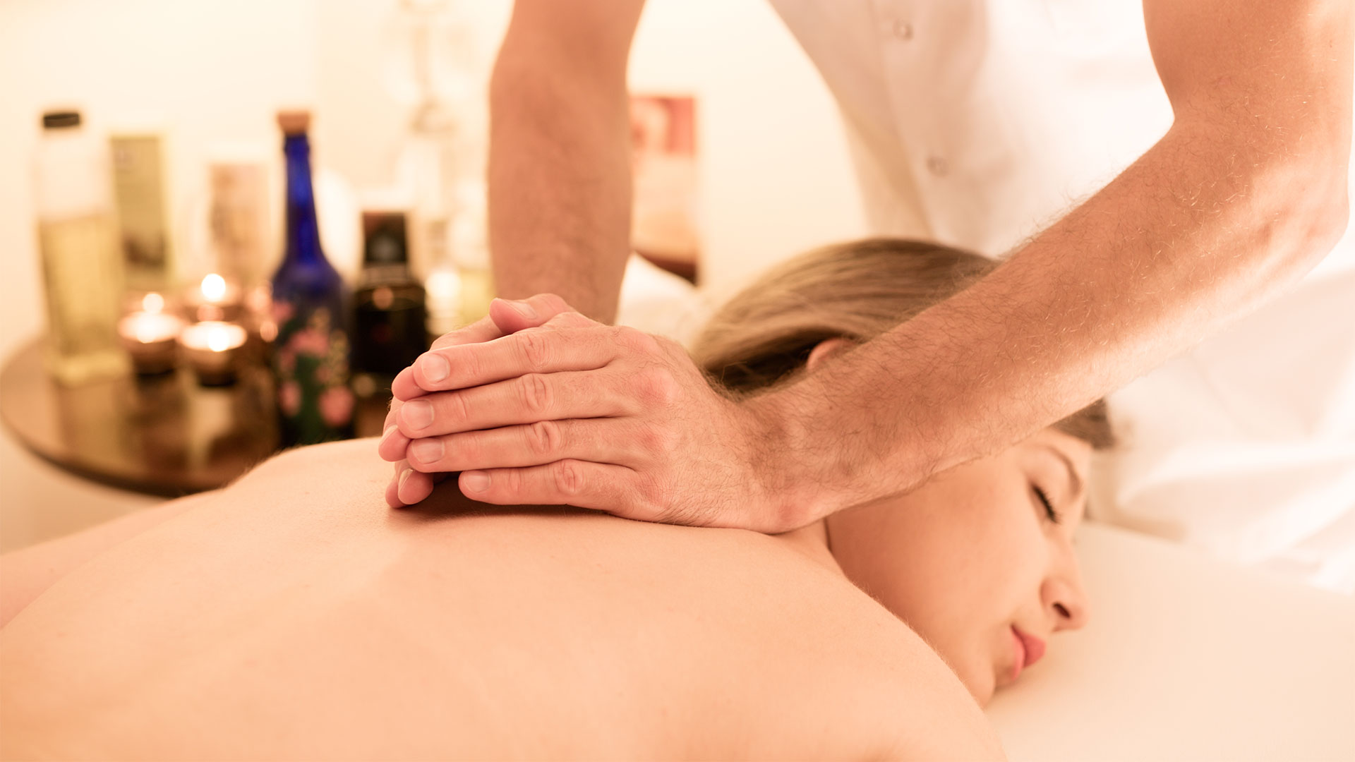 Moments of rejuvenation at the luxurious Spa. 7