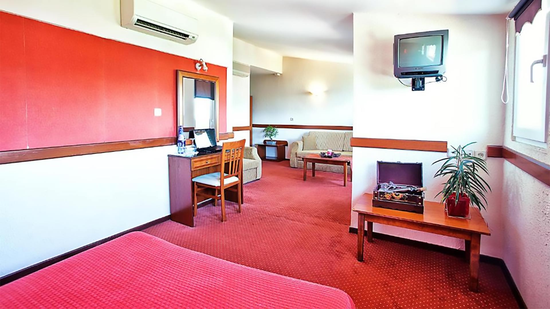Quadruple Room 5