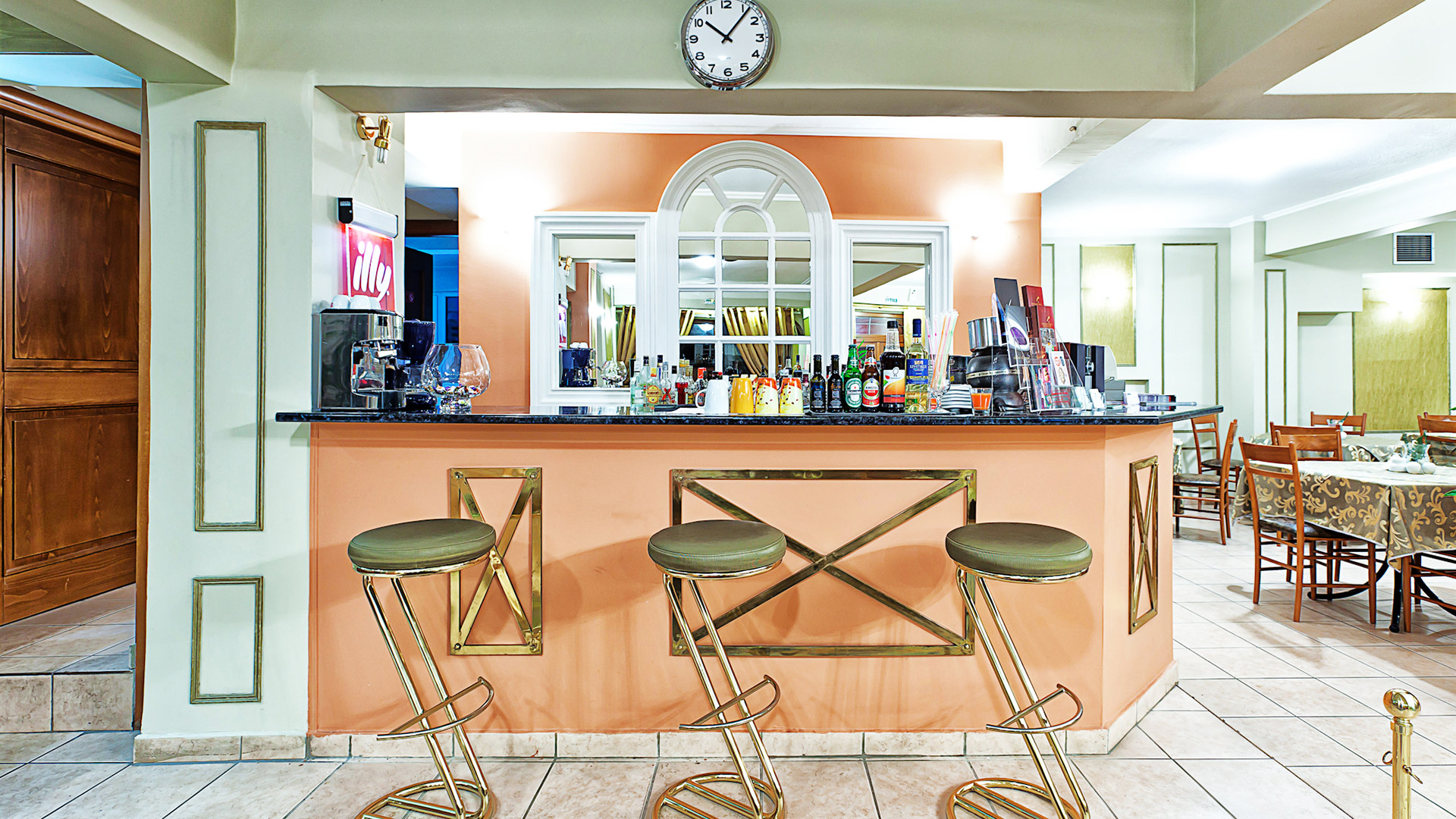 Café – Bar 4
