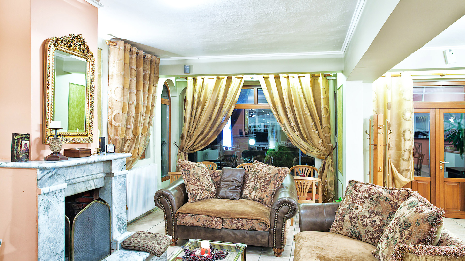 Lounge 2