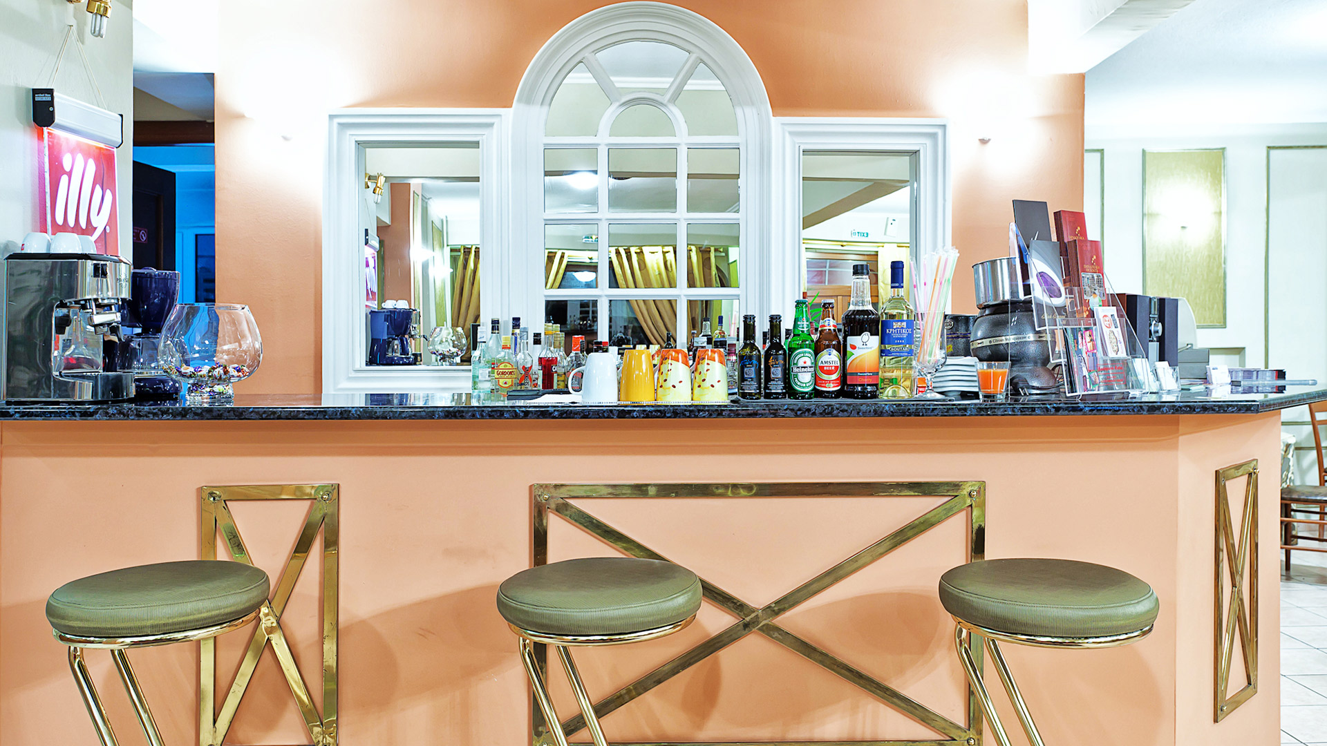 Café – Bar 4