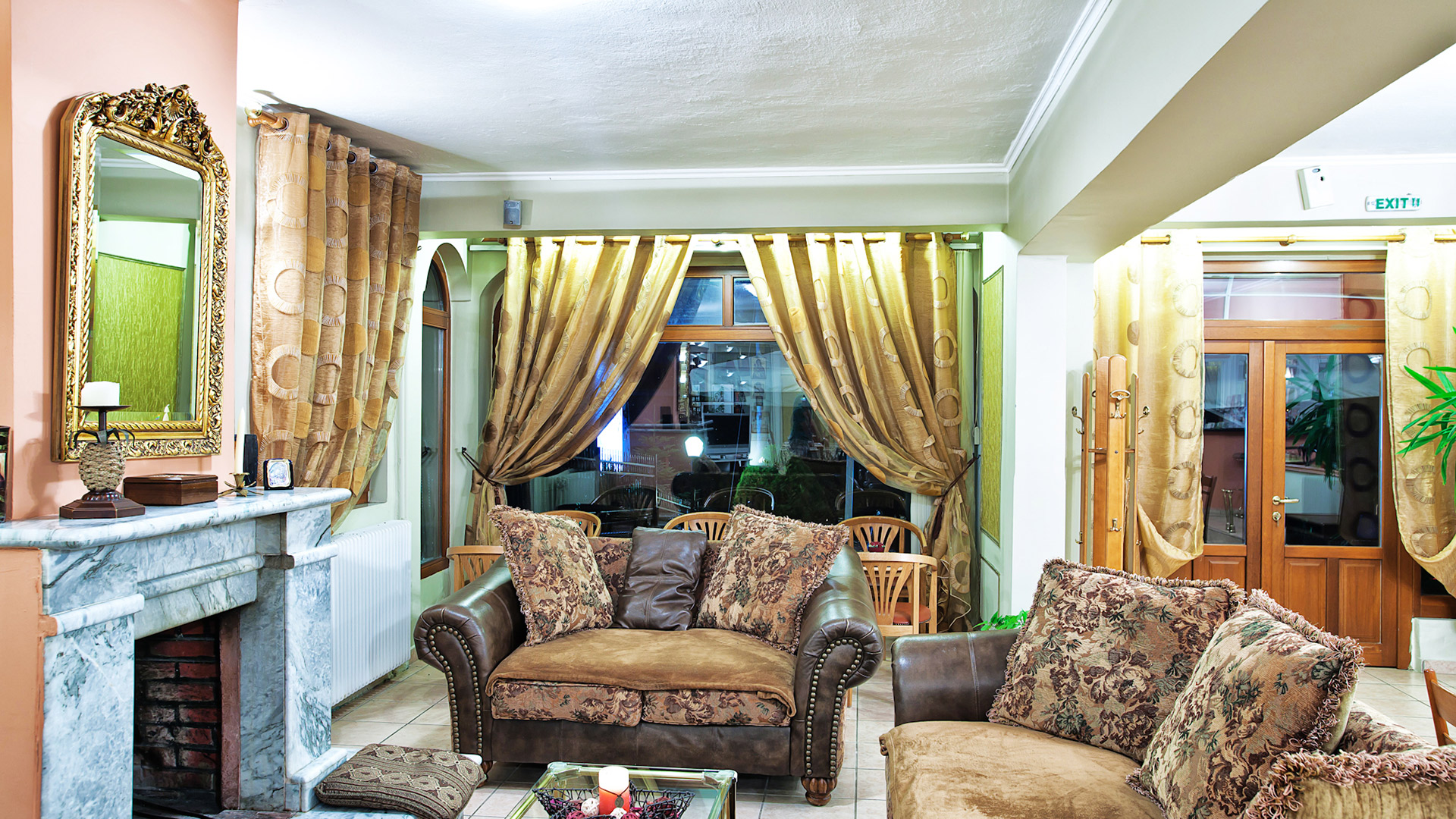 Lounge 2