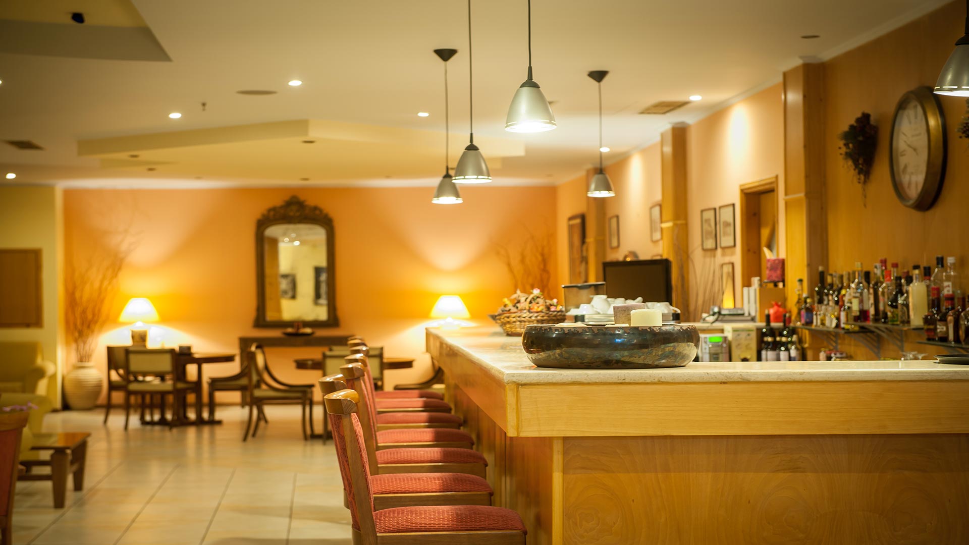 LOBBY BAR