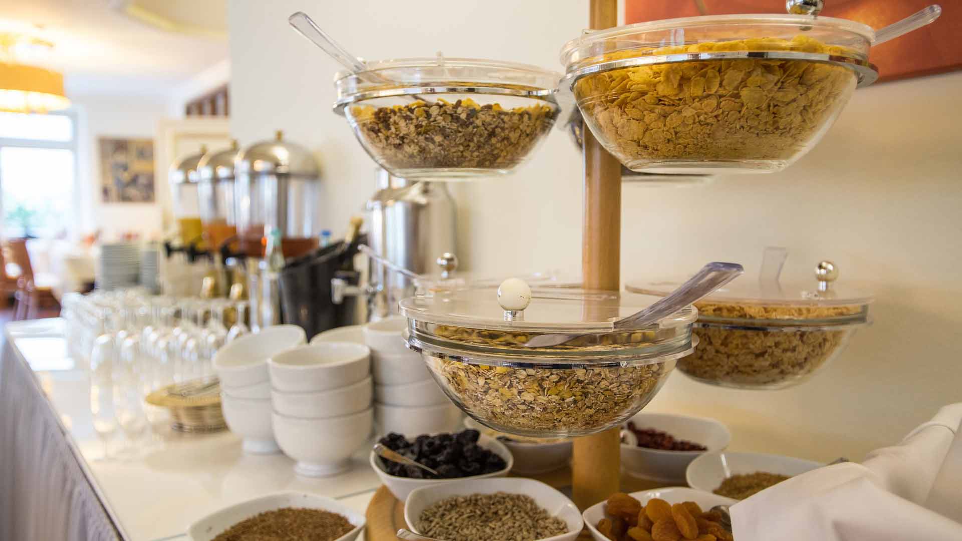Image Breakfast room and buffet
